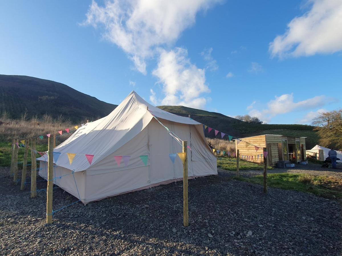 ホテル Calon Y Goedwig Glamping ランダバリー エクステリア 写真