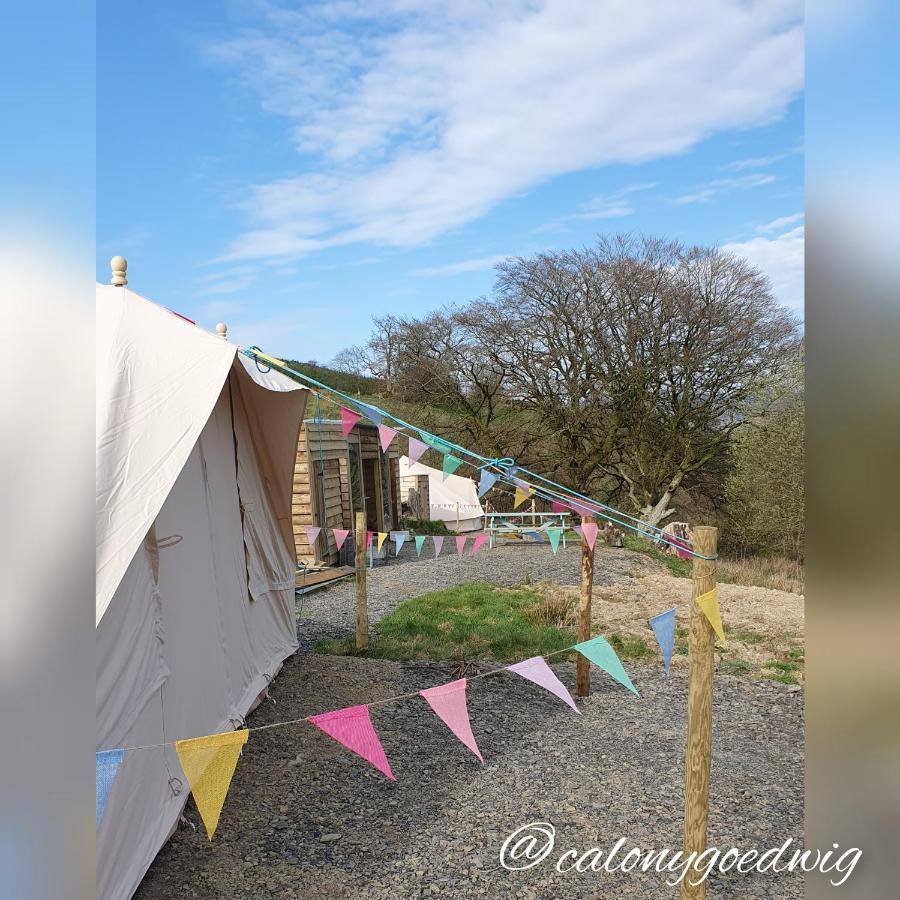 ホテル Calon Y Goedwig Glamping ランダバリー エクステリア 写真