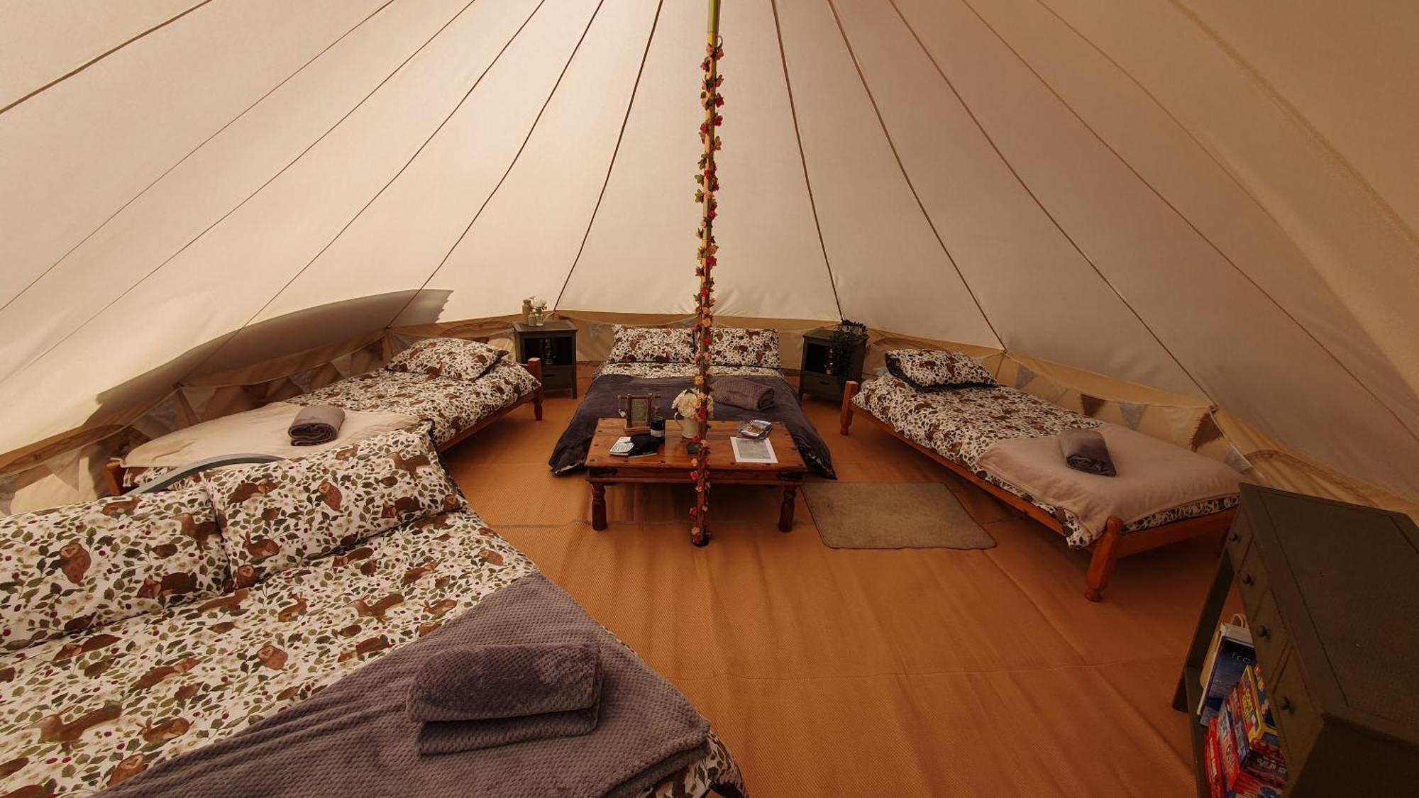 ホテル Calon Y Goedwig Glamping ランダバリー エクステリア 写真