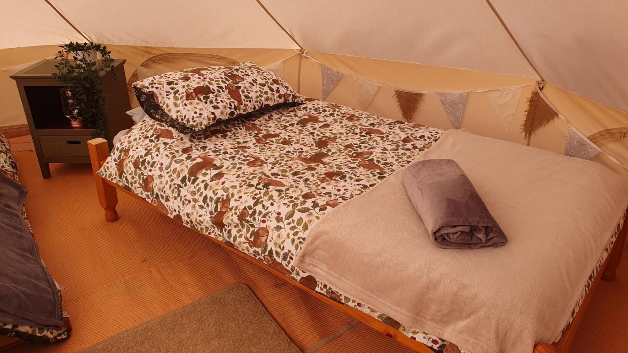 ホテル Calon Y Goedwig Glamping ランダバリー エクステリア 写真