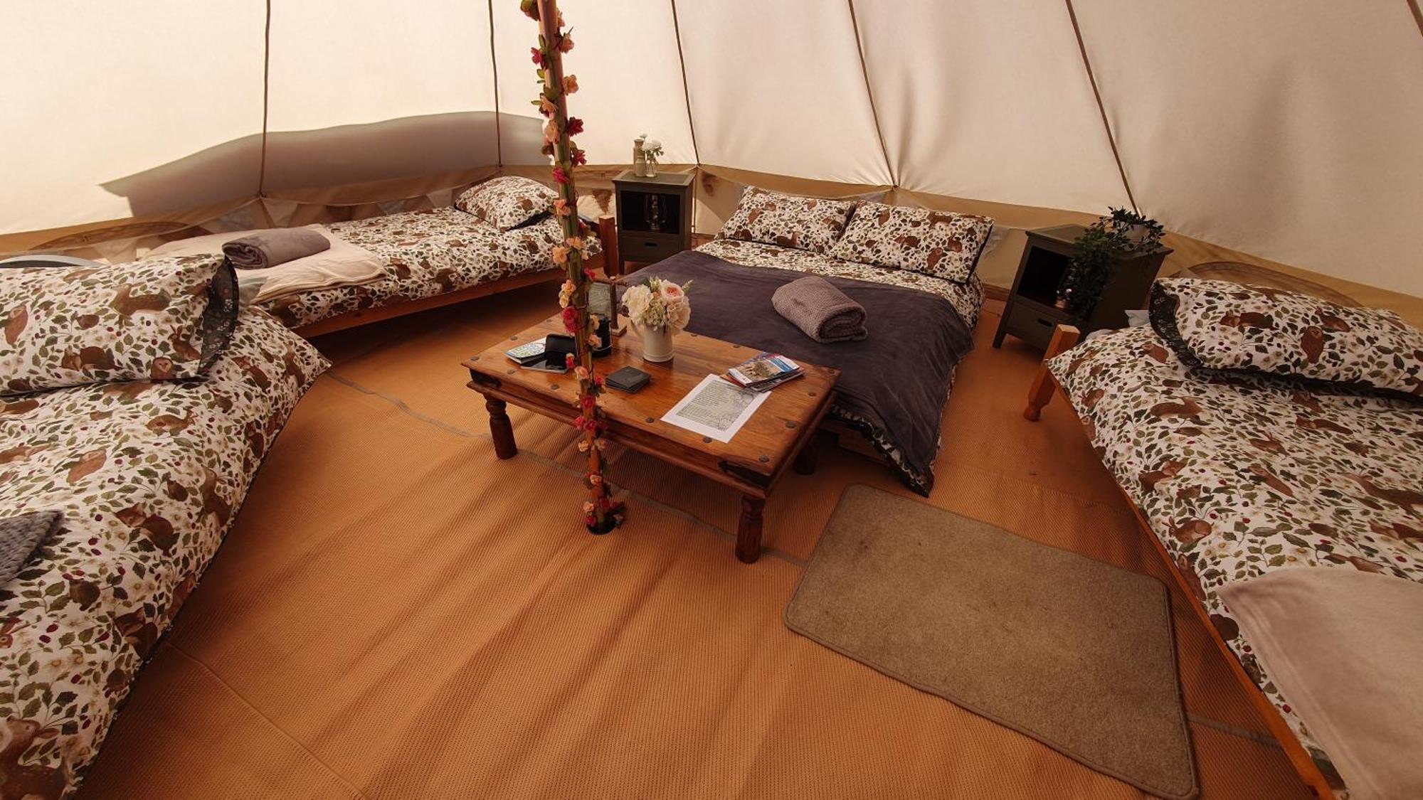 ホテル Calon Y Goedwig Glamping ランダバリー エクステリア 写真
