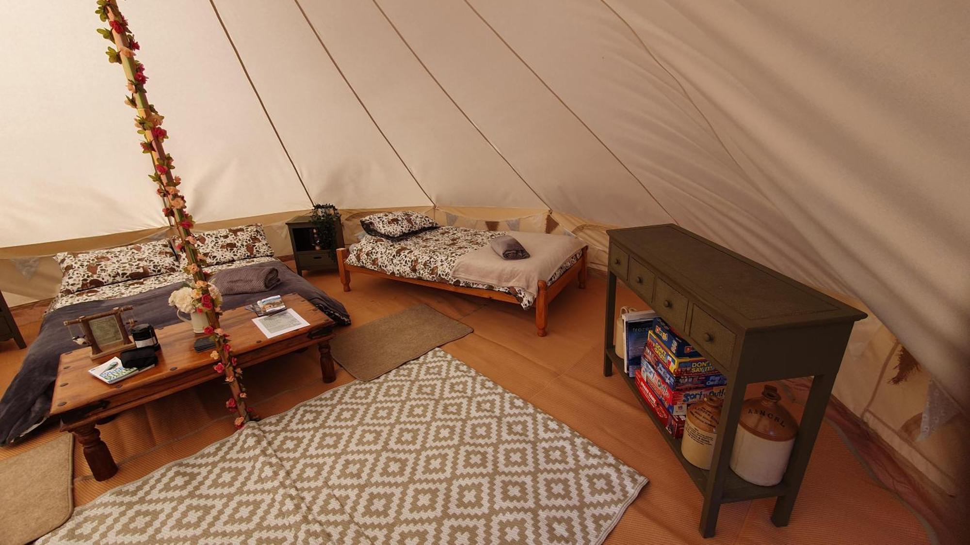 ホテル Calon Y Goedwig Glamping ランダバリー エクステリア 写真