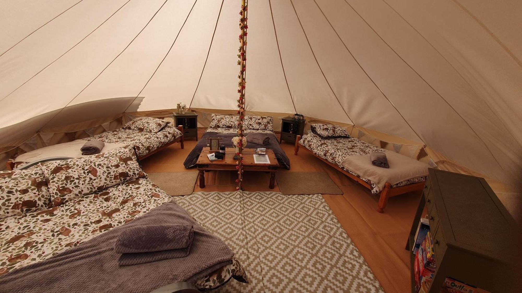 ホテル Calon Y Goedwig Glamping ランダバリー エクステリア 写真