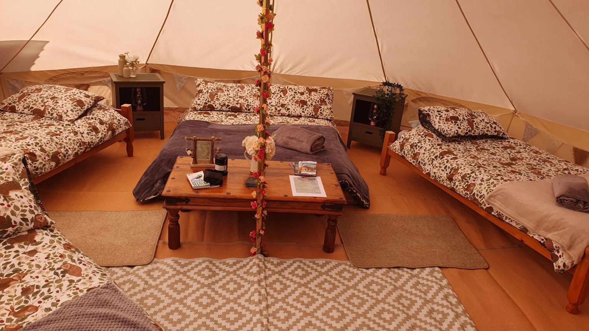 ホテル Calon Y Goedwig Glamping ランダバリー エクステリア 写真