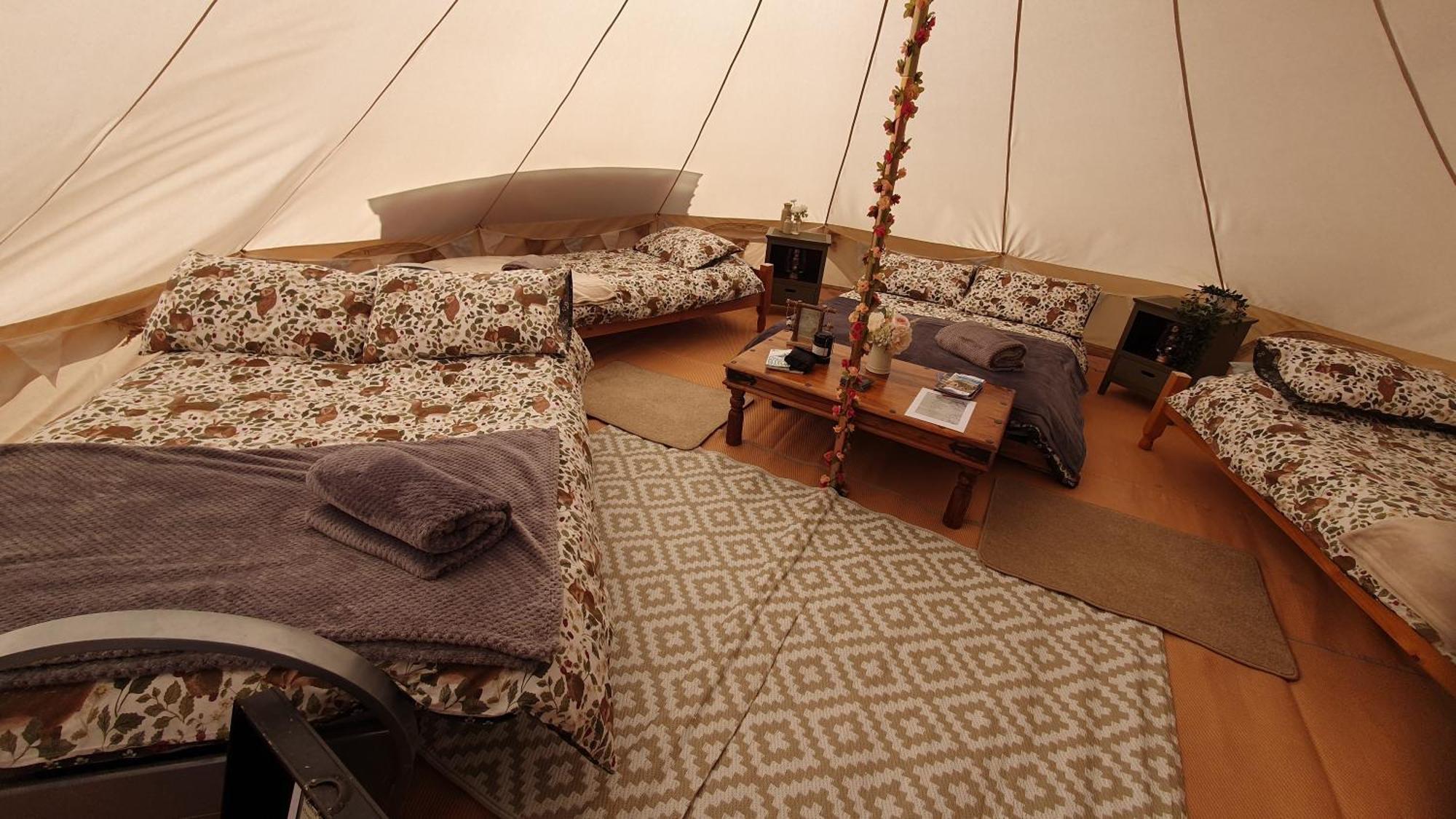 ホテル Calon Y Goedwig Glamping ランダバリー エクステリア 写真