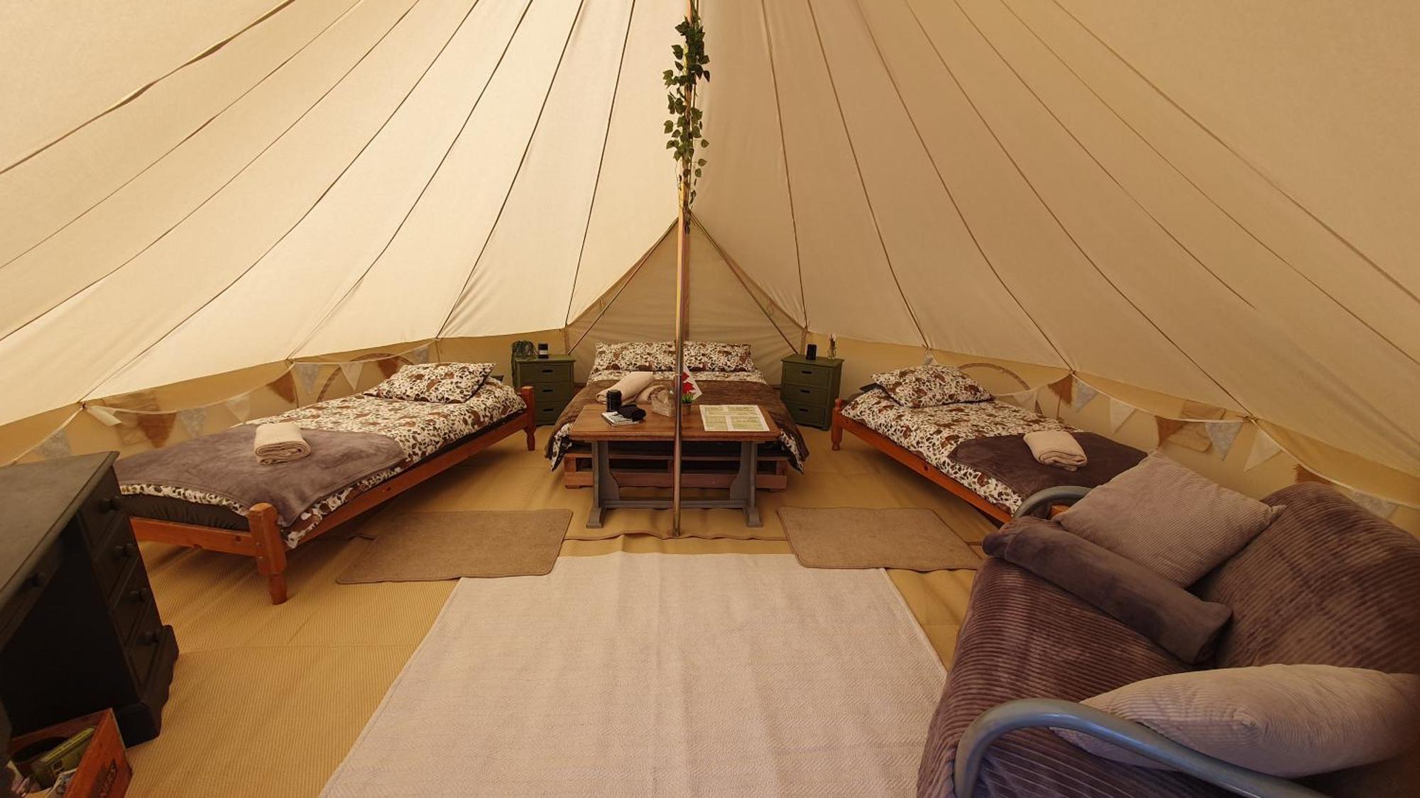 ホテル Calon Y Goedwig Glamping ランダバリー エクステリア 写真