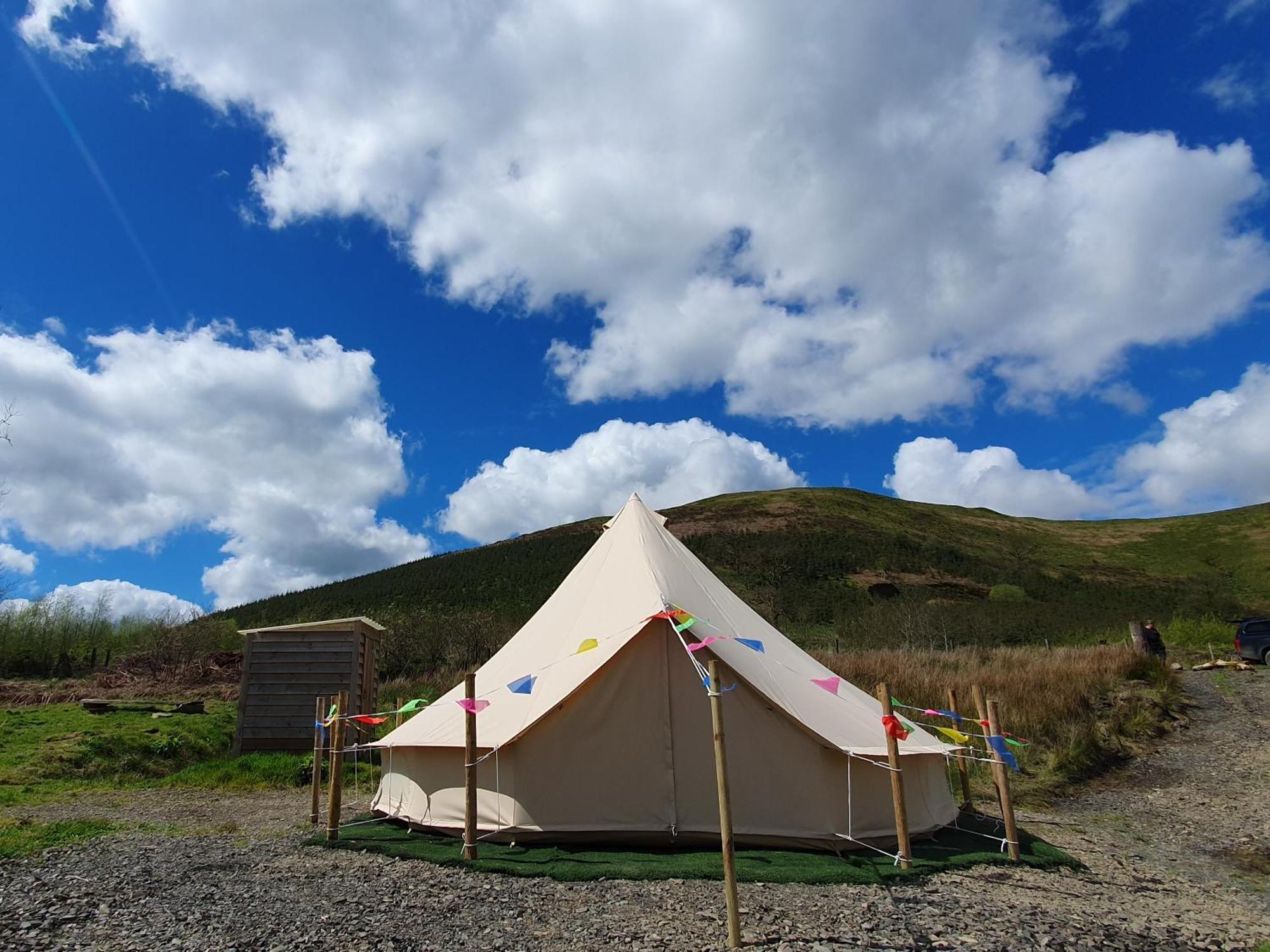 ホテル Calon Y Goedwig Glamping ランダバリー エクステリア 写真